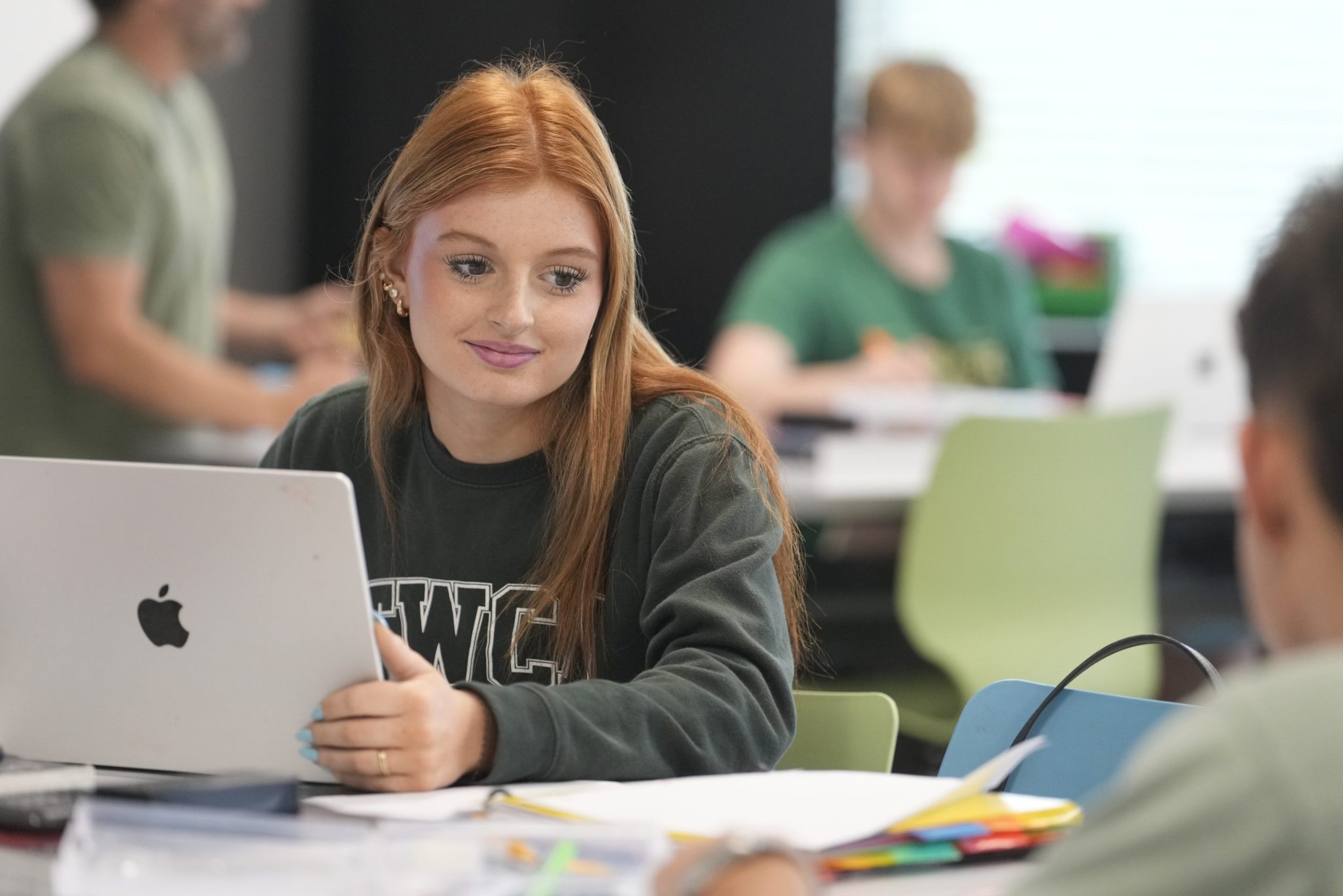 アメリカの学校で教科書が廃止され、スクリーン投影が主流になったら